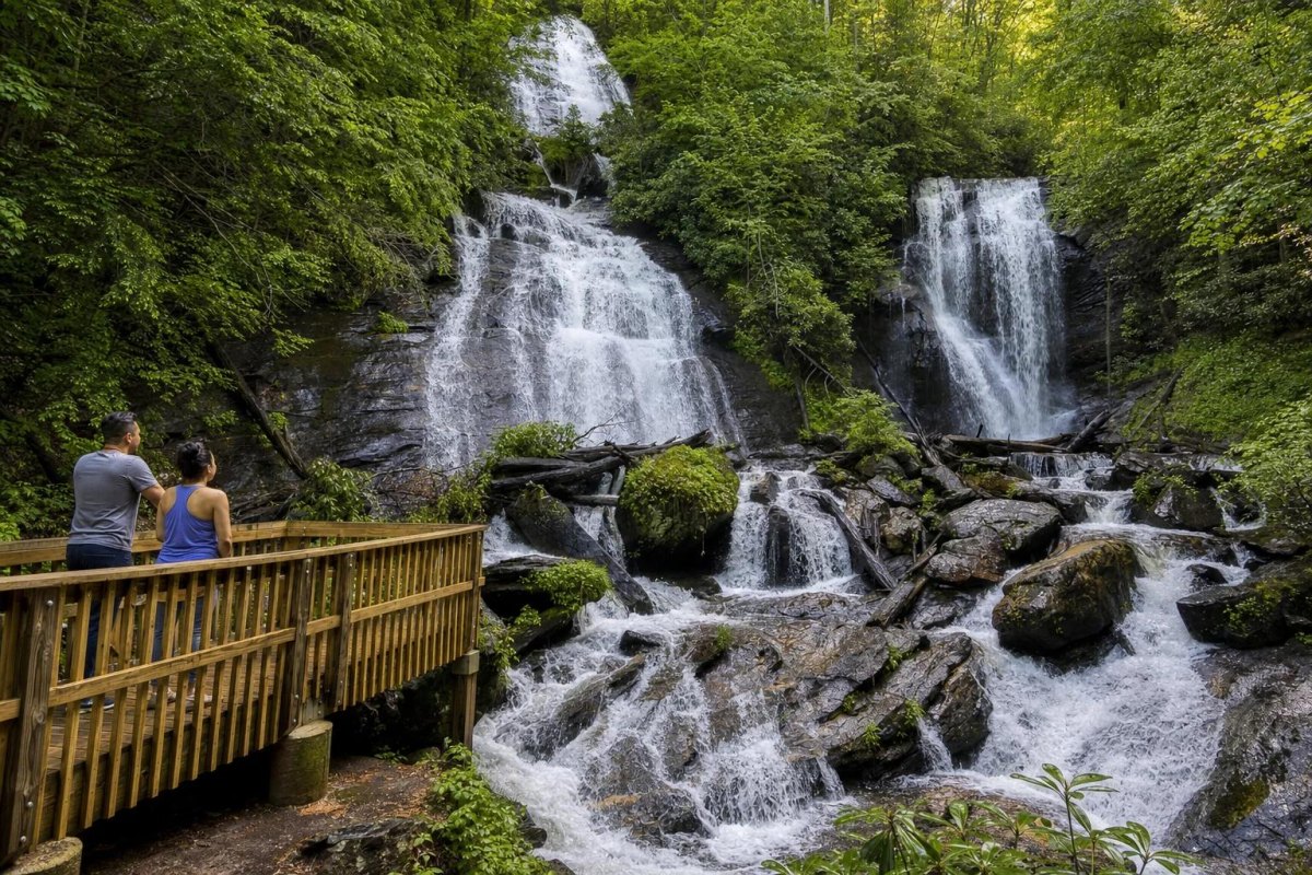 Anna Ruby Falls twin waterfall Georgia