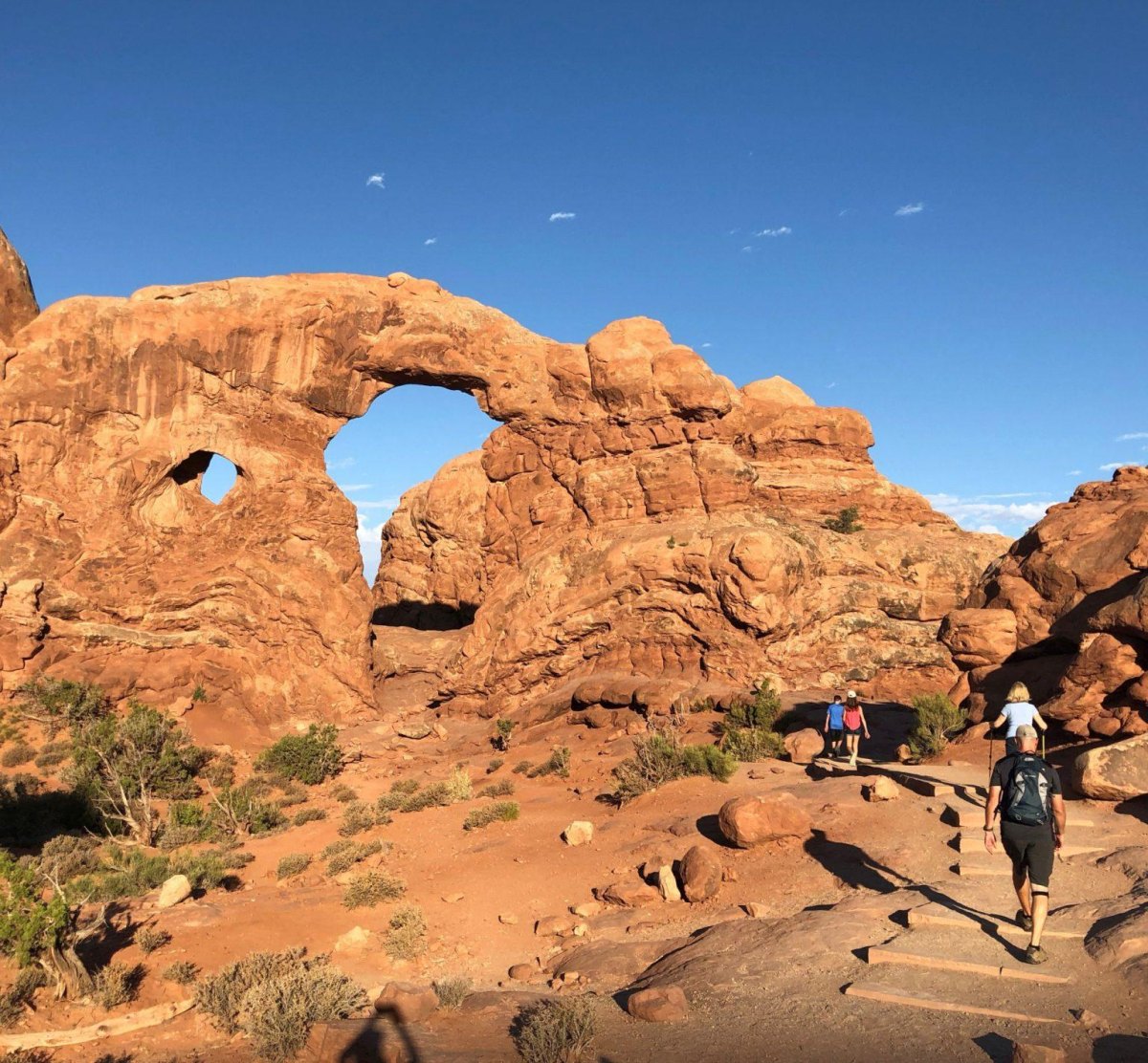 Toddler friendly hikes Utah desert arch family hiking scene
