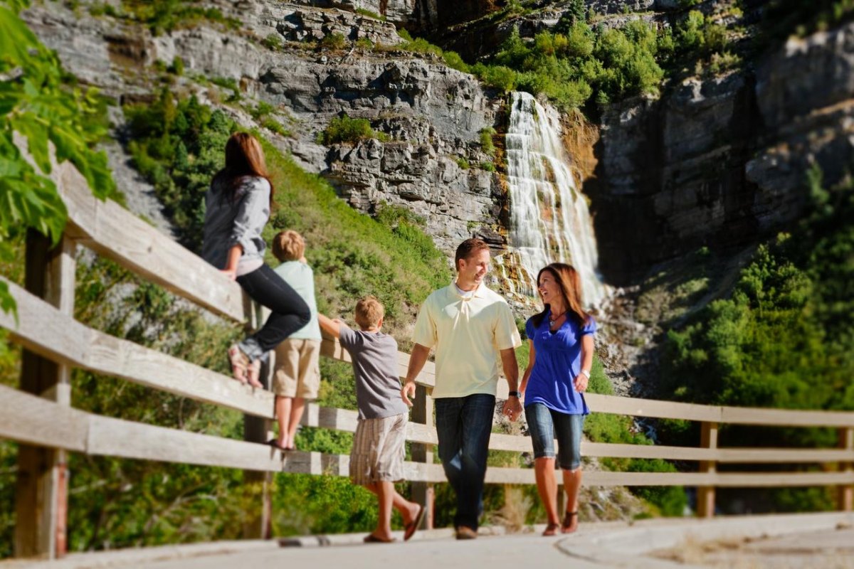 Toddler friendly hikes Utah waterfall path for family exploration