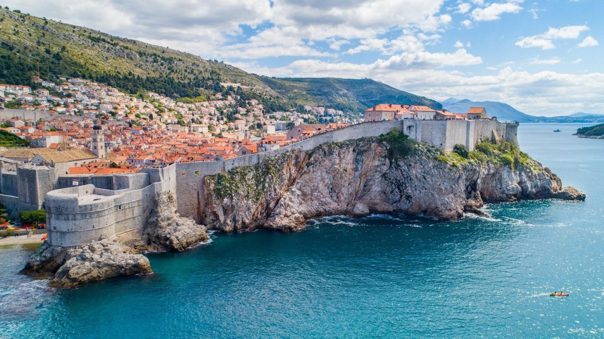 Dubrovnik old walls sea