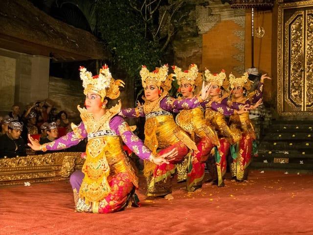 Balinese dance ceremony performance