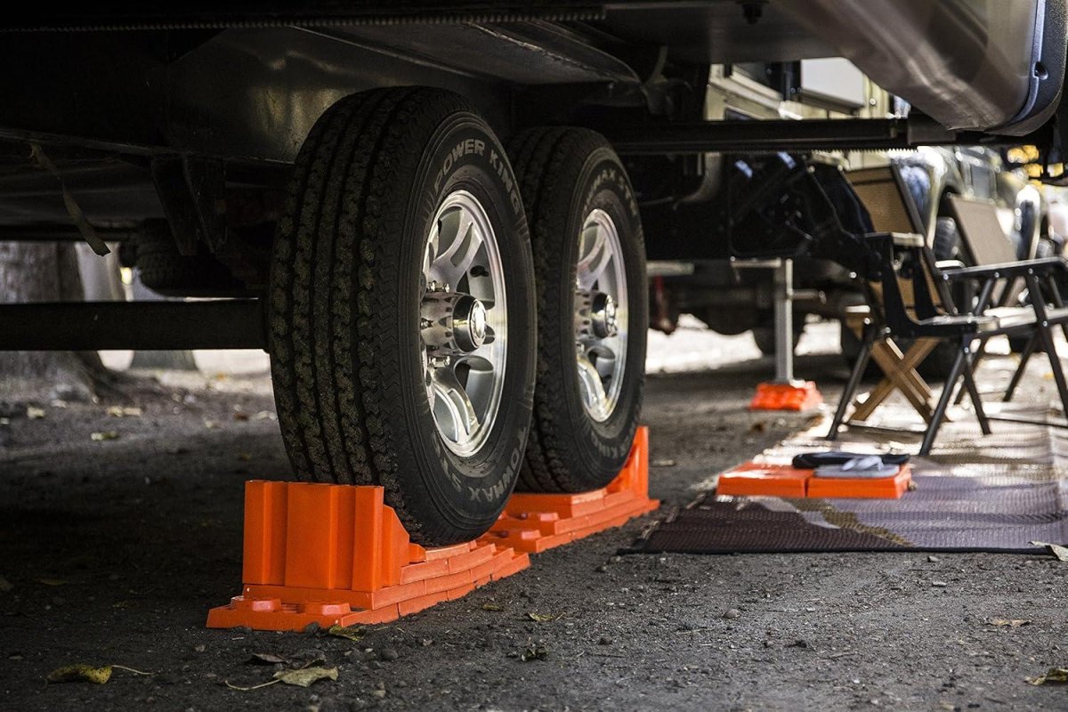RV leveling blocks under tires