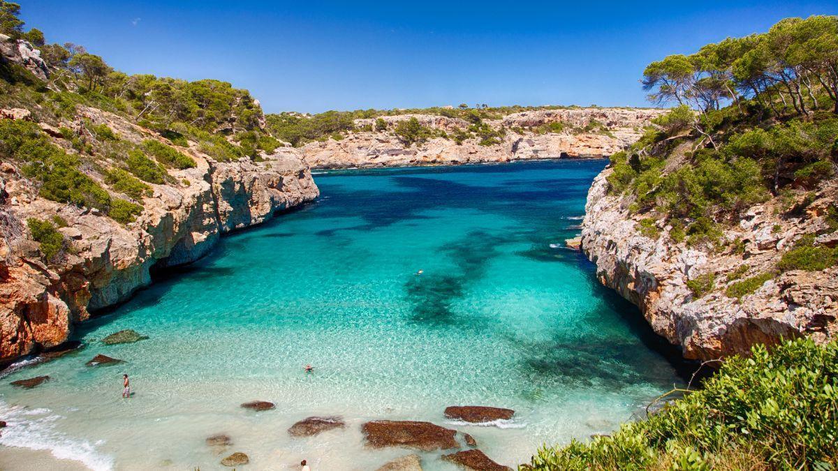 Mallorca turquoise coastline