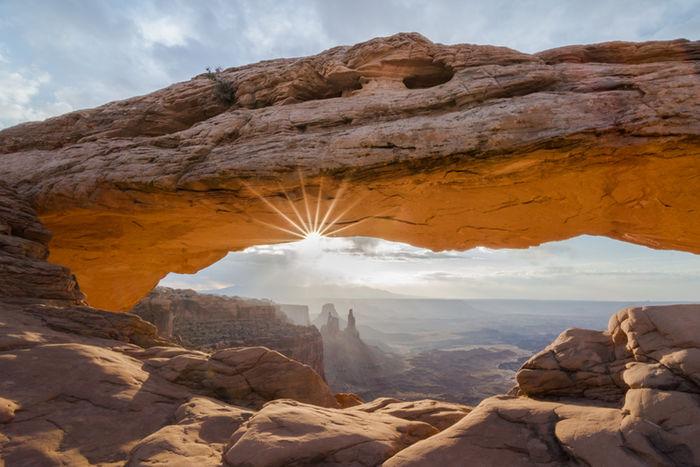 Toddler friendly hikes Utah natural arch landscape trail