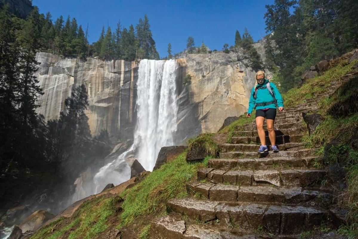 Mist Trail Yosemite waterfall