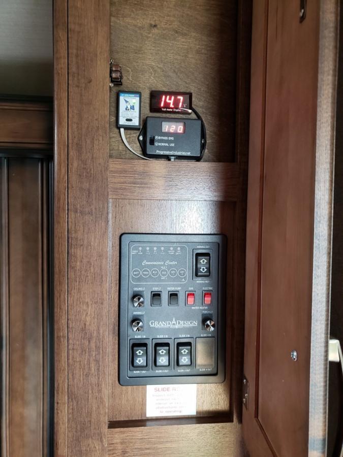 RV battery monitor display