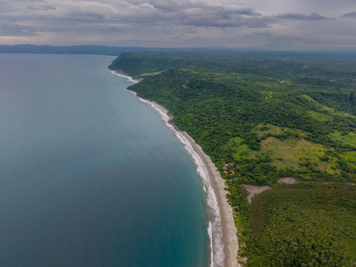 Playa Cabuyal remote coastline