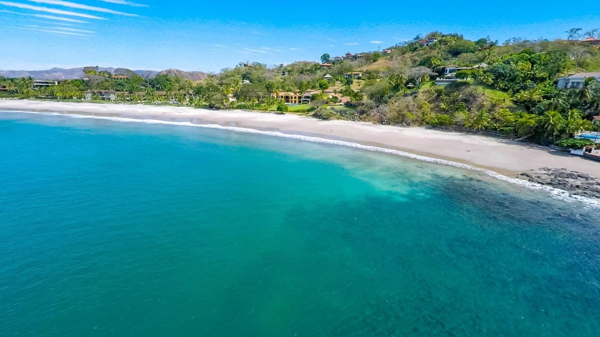 Playa Flamingo turquoise bay