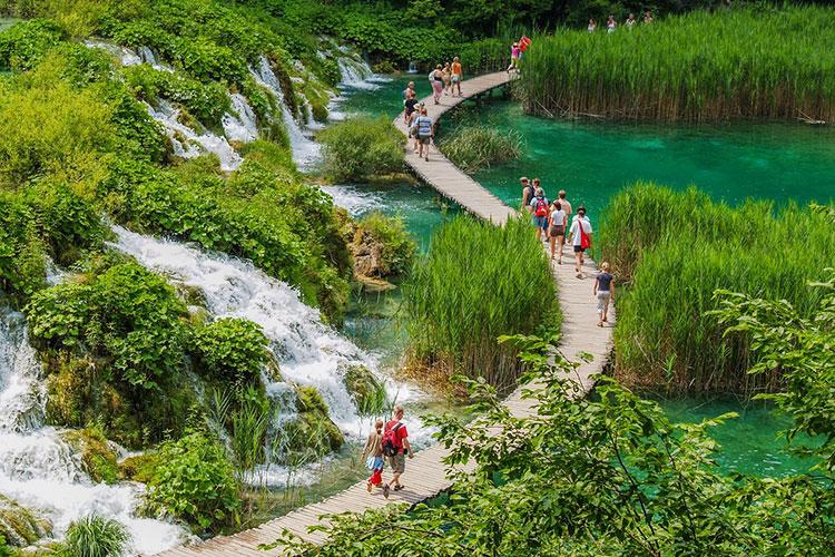 Plitvice Lakes waterfall paths