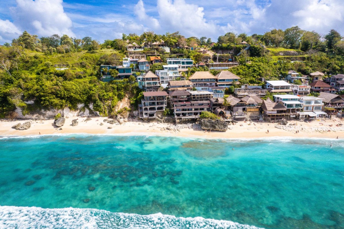Bali beach with cliffs and ocean