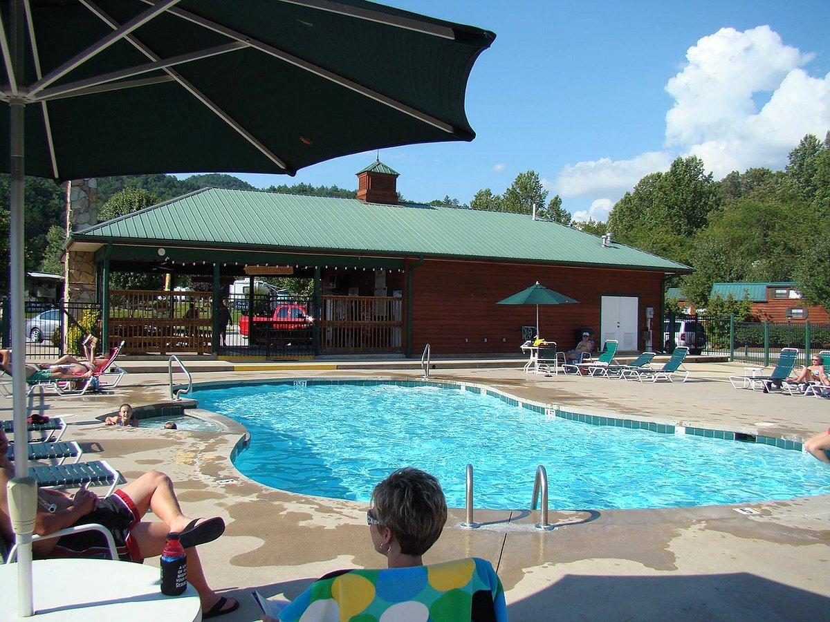 RV parks with lazy rivers lakeside aquatic park