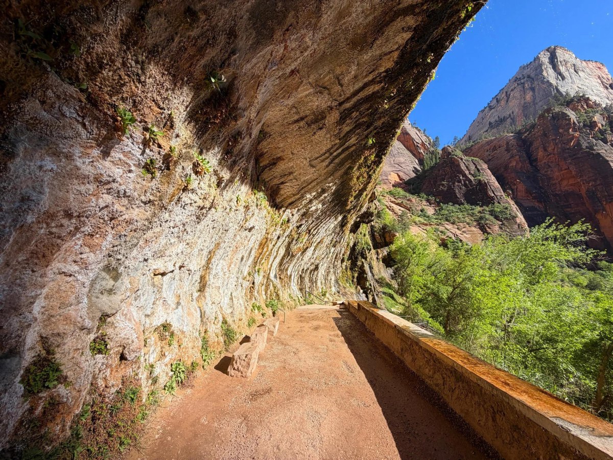 Toddler friendly hikes Utah cliffside path under rock formations
