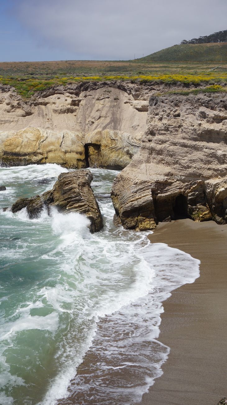 California RV parks near rugged coastal cliffs